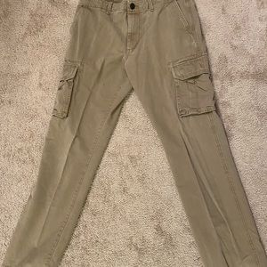 Men’s old Navy broken in cargo pants 34x34